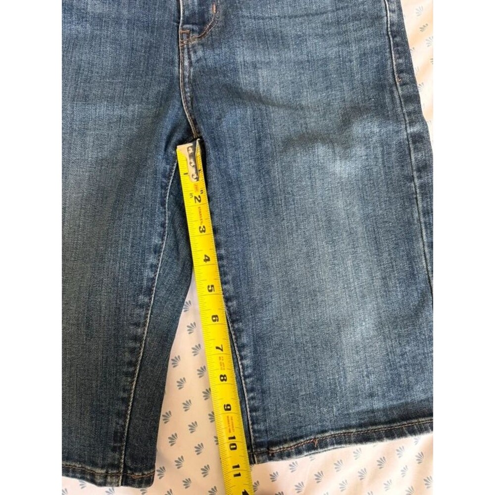 Levi’s Capris - Picture 4 of 4